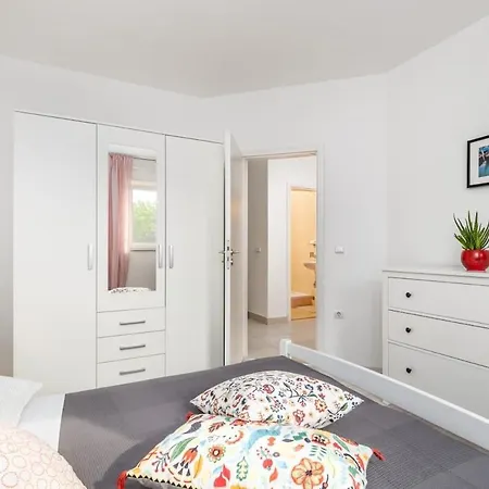 아파트 Julijana 드라말리